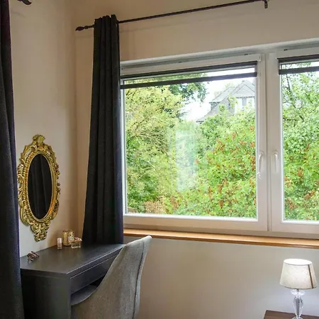 Vakantiehuis Lovely In With Wifi